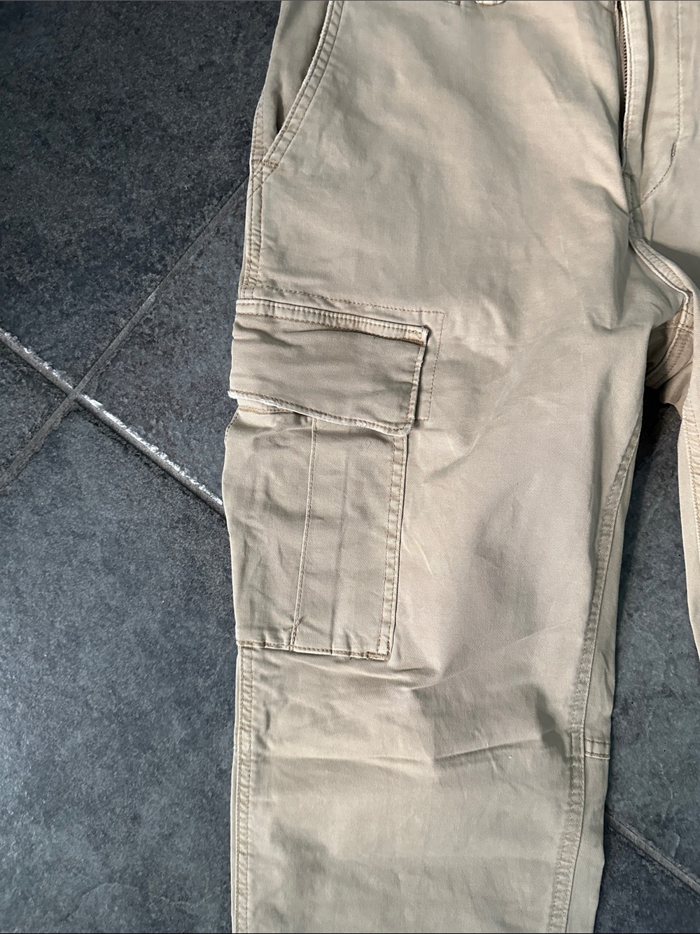 American Eagle 30x 34 Flex Cargo - Picture 3 of 8